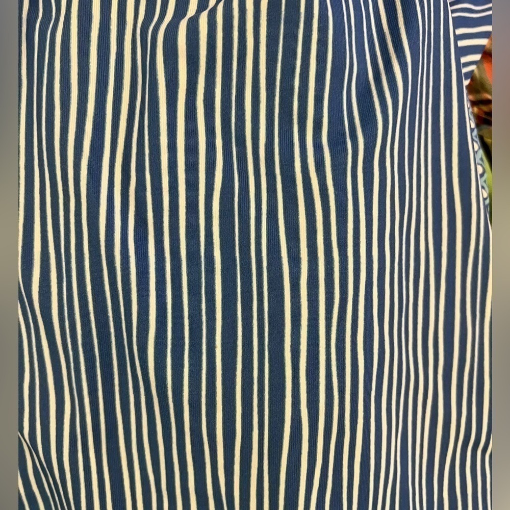 J. MCLAUGHLIN Durham Blue and White Ruffle Top 3/4 Sleeve Stretch - Picture 5 of 6